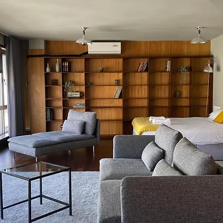 - Downtown With Ac And Parking *